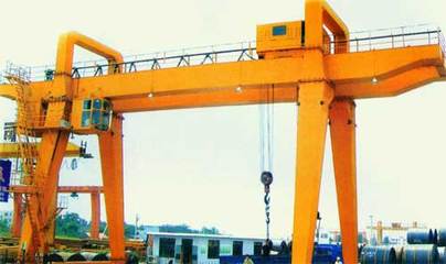 橋式起重機與門式起重機 功能、結構與應用場景解析